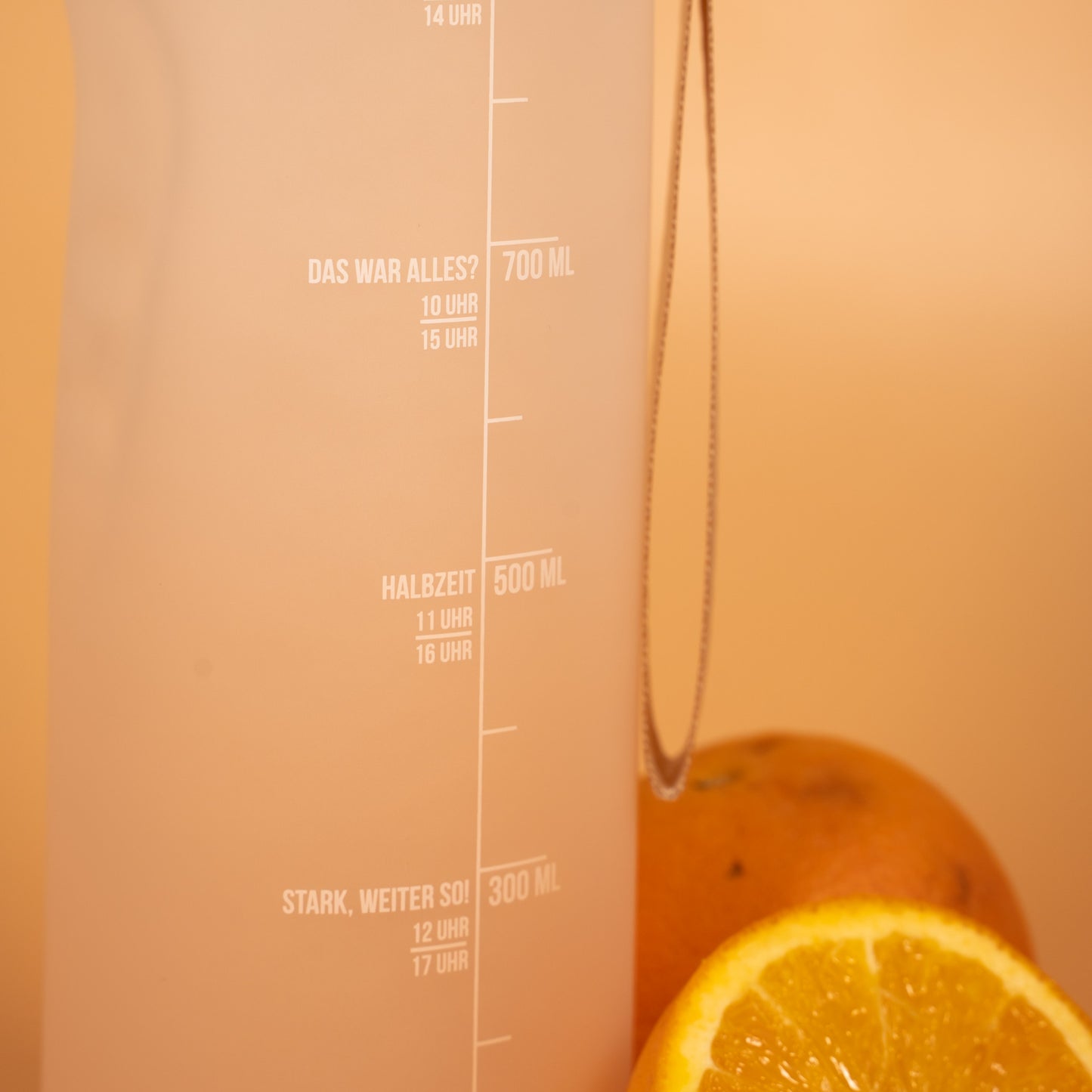 Kikis Tritan-Trinkflasche / Lieblingsflasche 900 ml beige -  von Kikis Kitchen - Nur €18.90! Bestelle jetzt Kikis Kitchen
