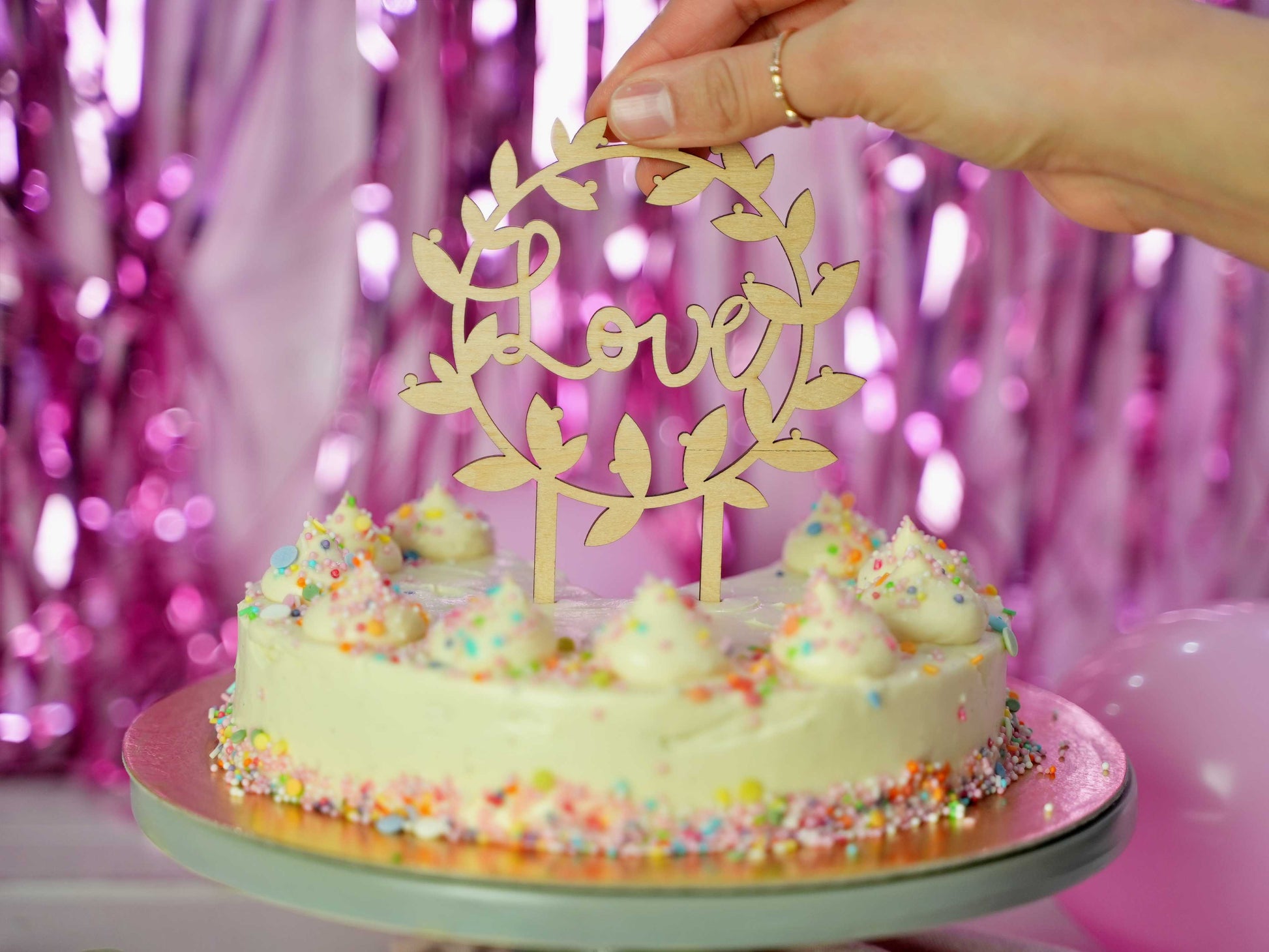 Kikis Cake Topper - Love -  von Kikis Kitchen - Nur €5.90! Bestelle jetzt Kikis Kitchen